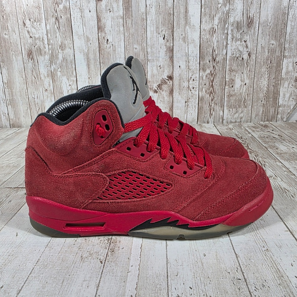 Jordan 5 Retro Red Suede Kids GS University Red Black 440888-602 Size 6Y‎